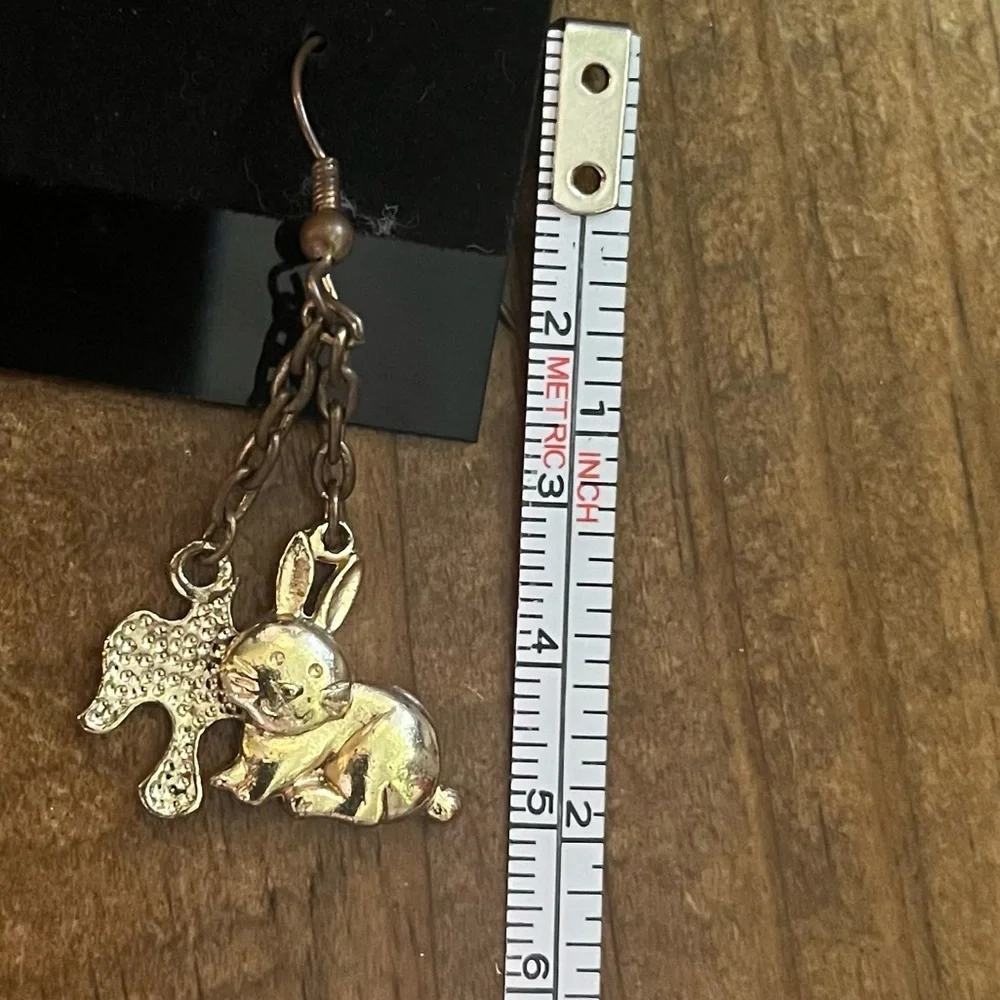 5/$45 Vintage Gold Tone Animal Charm Dangle Earrings bunnies and birds cute B2 - Picture 7 of 7